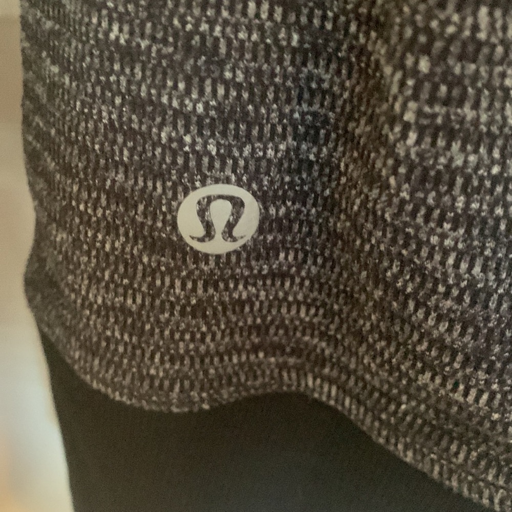 Lululemon jacket - Picture 3 of 6